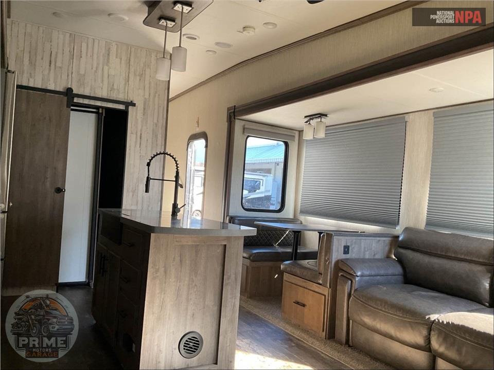 2020 Sabre By Forest River M-36BHQ - FIFTH WHEEL SERIES — фото 8