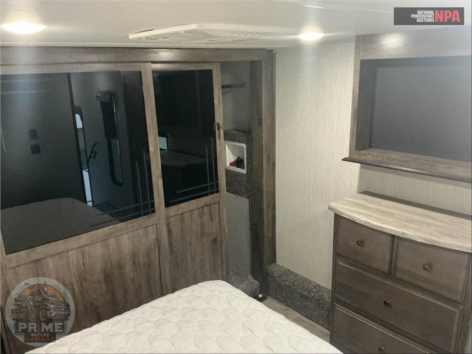 2020 Sandpiper By Forest River M-39BARK - FIFTH WHEEL SERIES — фото 11