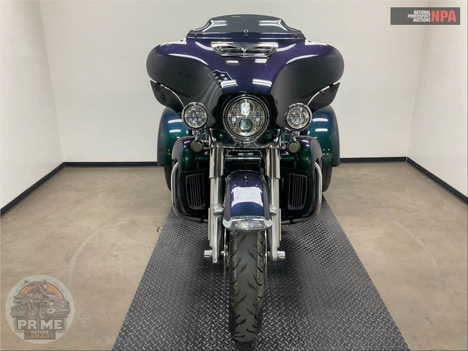 2021 Harley-Davidson FLHTCUTG TRI GLIDE ULTRA CLASSIC — фото 2