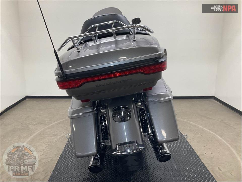 2017 Harley-Davidson FLHTCU ELECTRA GLIDE ULTRA CLASSIC — фото 4