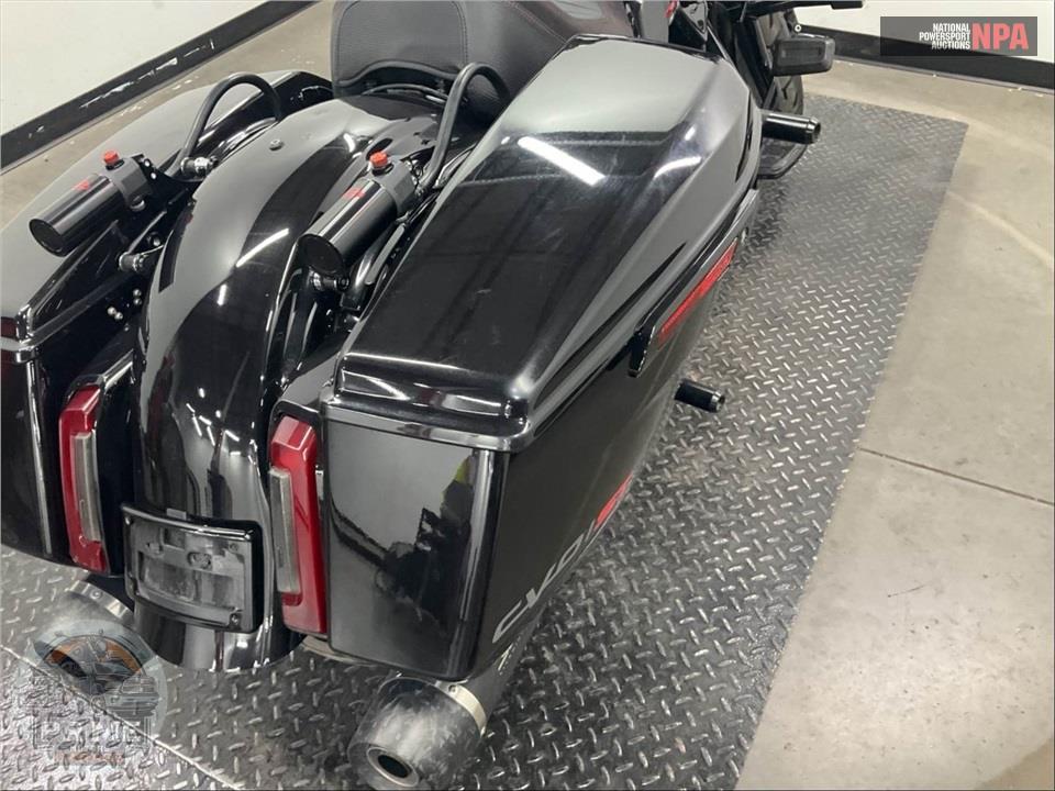 2024 Harley-Davidson FLTRXSTSE CVO ROAD GLIDE ST — фото 22