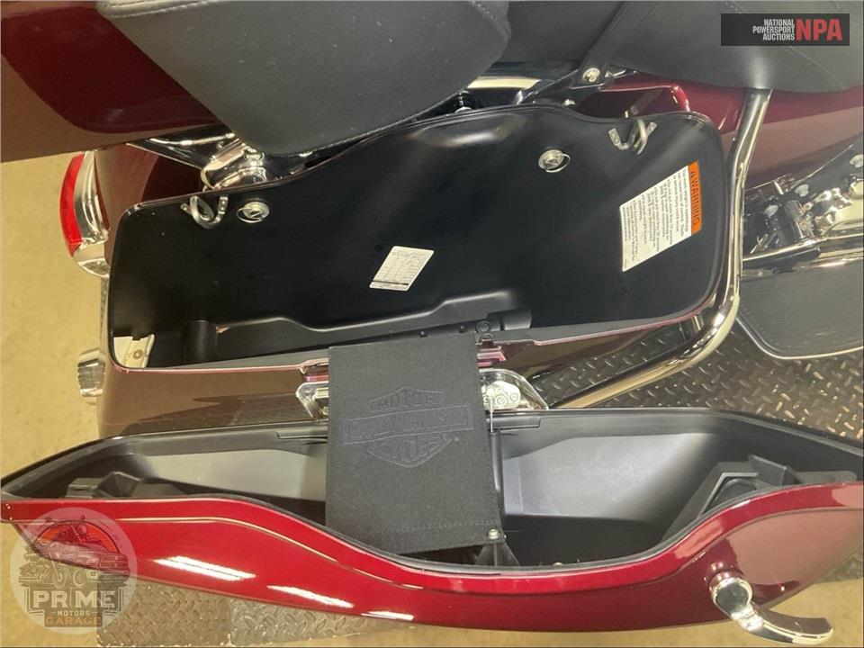 2015 Harley-Davidson FLHTK ELECTRA GLIDE ULTRA LIMITED — фото 22