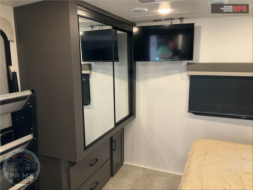 2025 Rockwood By Forest River M-2619FK - ULTRA LITE SERIES — фото 10