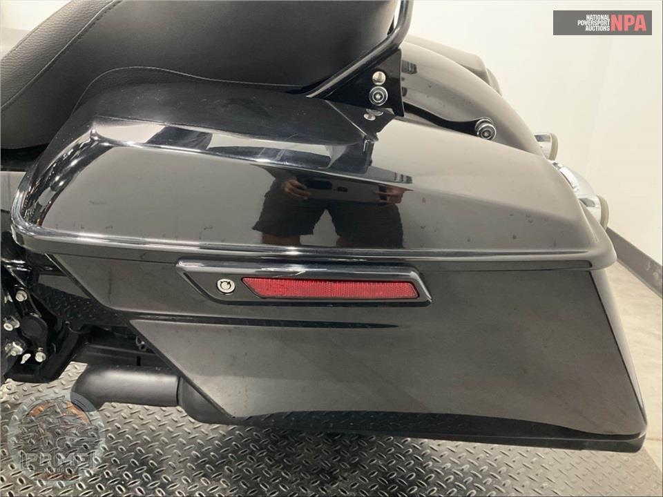 2017 Harley-Davidson FLTRXS ROAD GLIDE SPECIAL — фото 19