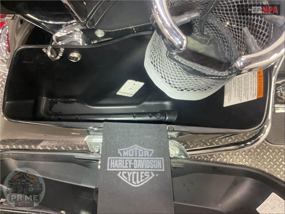 2014 Harley-Davidson FLHTCU ULTRA CLASSIC ELECTRA GLIDE — фото 23
