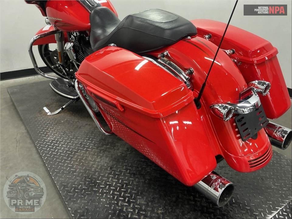 2017 Harley-Davidson FLHXS STREET GLIDE SPECIAL — фото 18