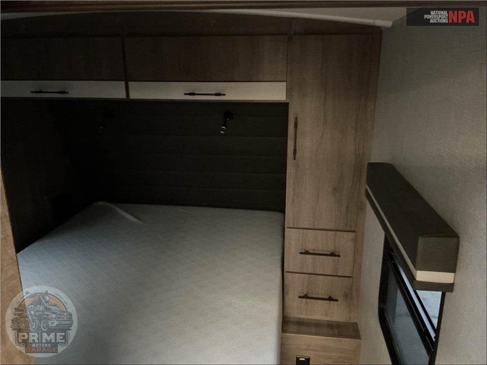2024 Grand Design Recreational Vehicles M-2970RL - IMAGINE SERIES — фото 10