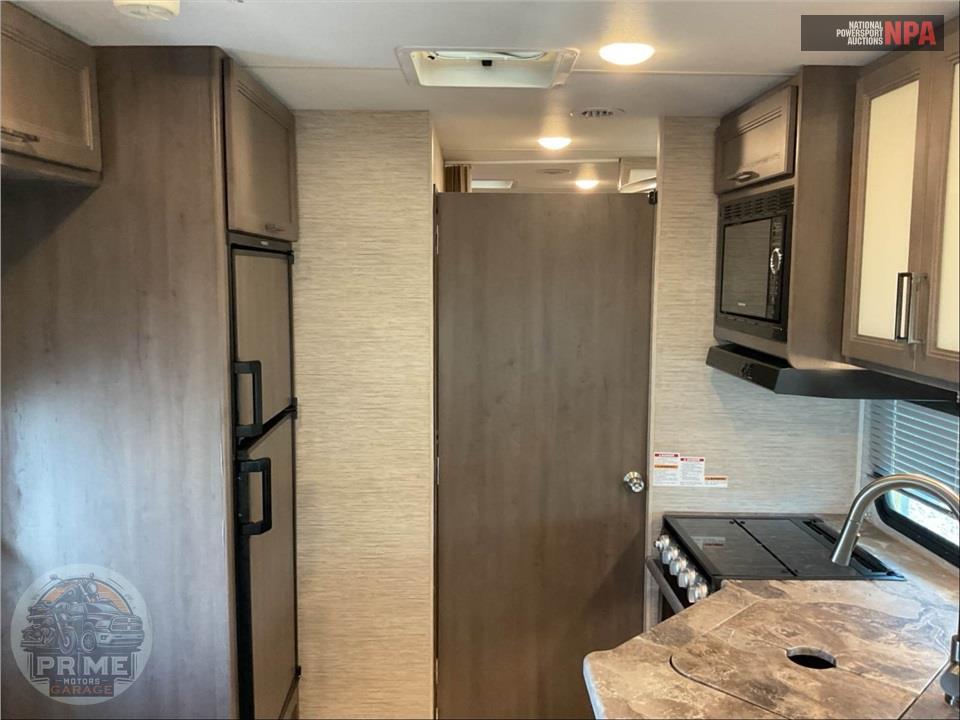 2023 Thor Motor Coach M-28A E450-V8 - CHATEAU SERIES — фото 8
