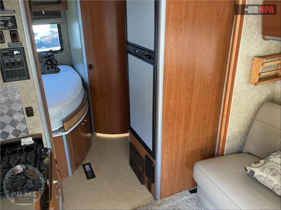 2009 Winnebago M-24J-DODGE SPRINTER TURBO DIESEL - VIEW SERIES — фото 7