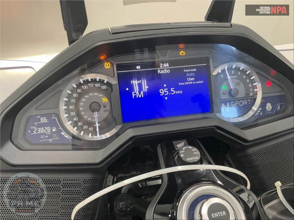 2022 Honda GL1800D GOLDWING TOUR DCT — фото 5