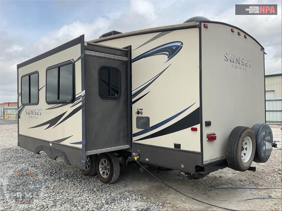 2013 Crossroads Rv M-26 RB - SUNSET TRAIL RESERVE FIFTH WHEEL SERIES — фото 3