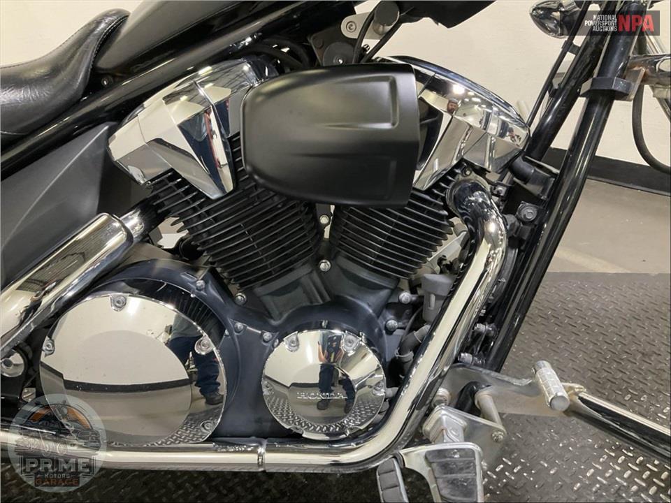 2017 Honda VT1300CXH FURY — фото 6