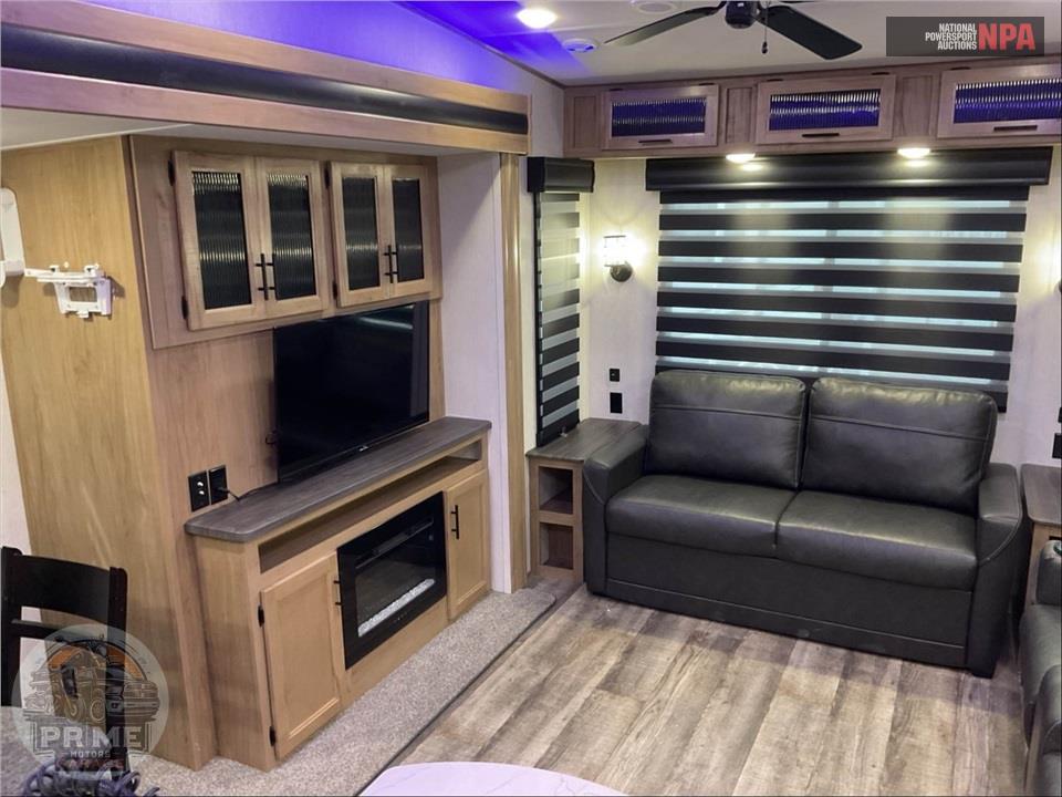 2023 Cherokee By Forest River M-3660SUITE - ARCTIC WOLF FIFTH WHEEL SERIES — фото 9