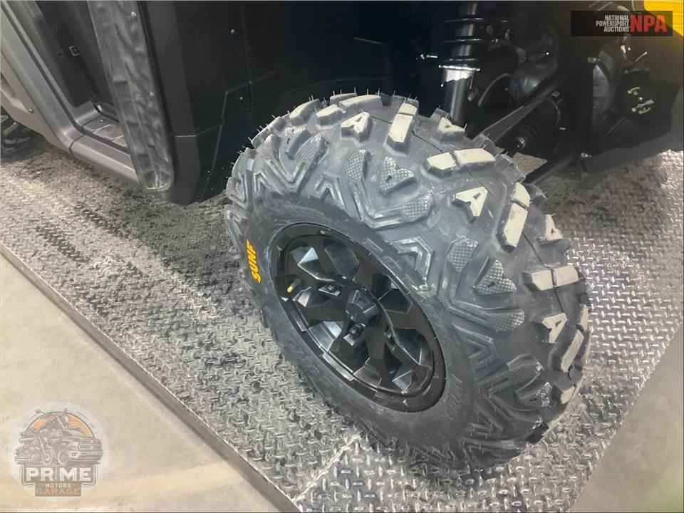 2023 Can-Am DEFENDER 6X6 XT HD10 — фото 18