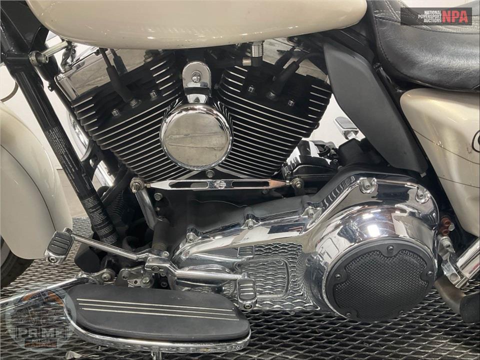 2015 Harley-Davidson FLHXS STREET GLIDE SPECIAL — фото 7