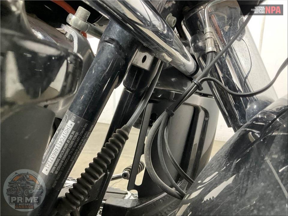 2010 Harley-Davidson FLHTCU ULTRA CLASSIC ELECTRA GLIDE — фото 12