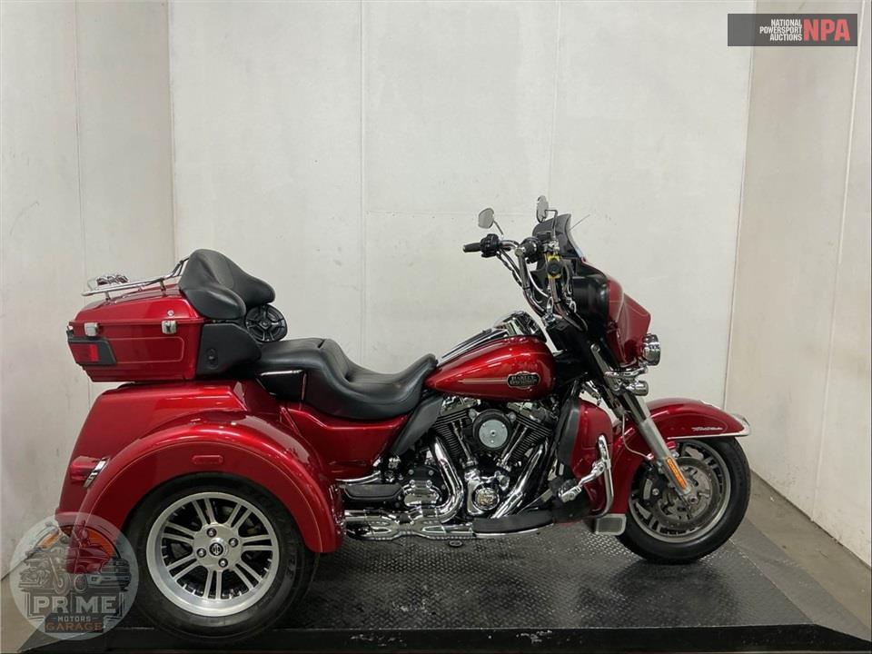 2013 Harley-Davidson FLHTCUTG TRIGLIDE UL CLSC — фото 1