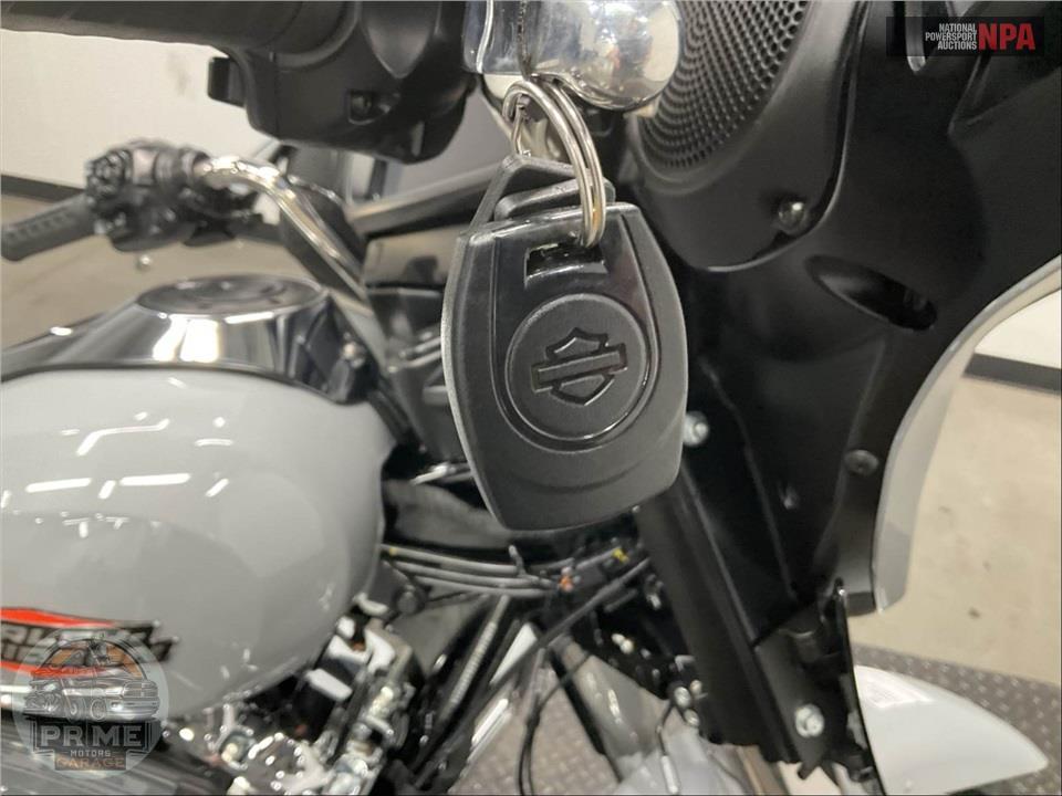 2025 Harley-Davidson FLHX STREET GLIDE — фото 10