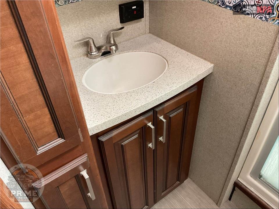 2018 Keystone Rv M-3800 FK - ALPINE FIFTH WHEEL SERIES — фото 16