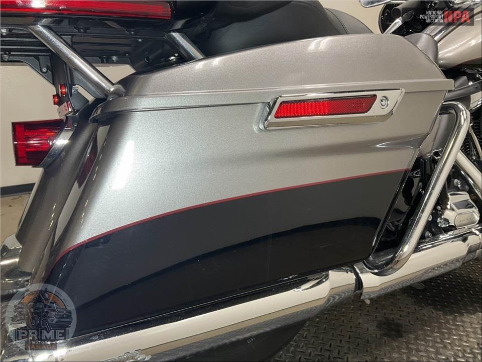 2017 Harley-Davidson FLHTKL ULTRA LIMITED LOW — фото 22
