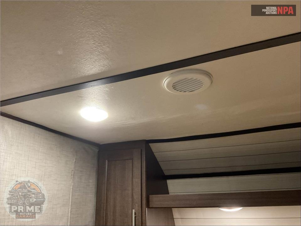 2020 Crossroads Rv M-331 BH - ZINGER SERIES — фото 25