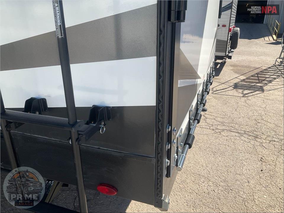2021 Grand Design Recreational Vehicles M-30G - MOMENTUM TOY HAULER SERIES — фото 34