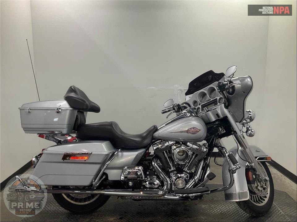 2010 Harley-Davidson FLHTC ELECTRA GLIDE CLASSIC — фото 1