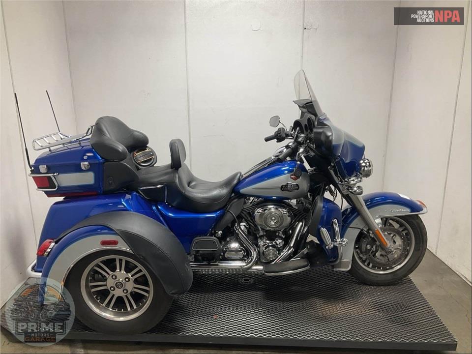 2010 Harley-Davidson FLHTCUTG TRIGLIDE ULTRA CLASSIC — фото 1