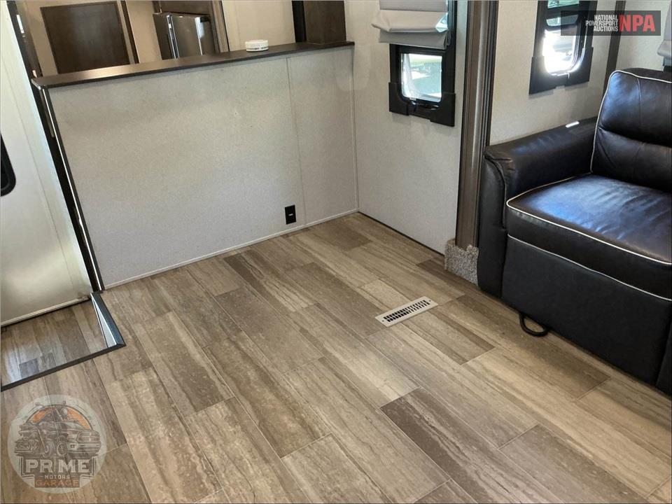 2020 Cardinal By Forest River M-370FLX - LUXURY FIFTH WHEEL SERIES — фото 8