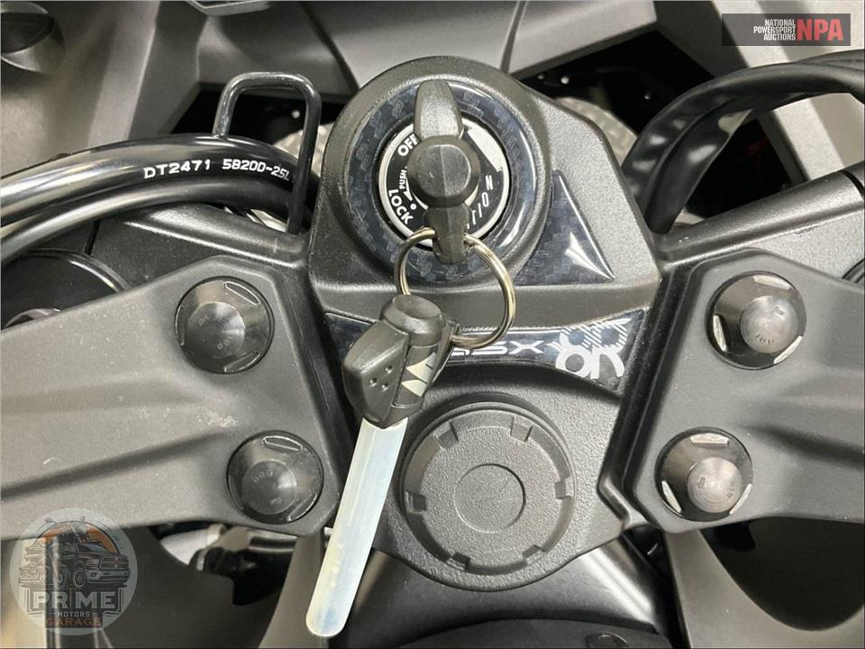 2025 Suzuki GSX800FRQM5 GSX-8R — фото 12
