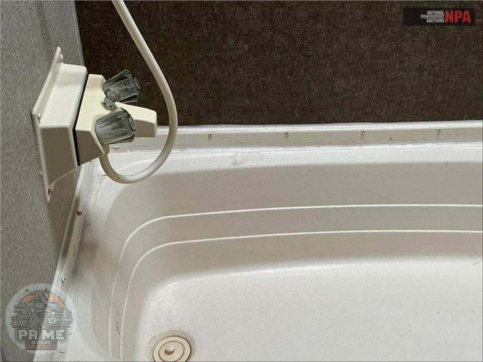 2017 Keystone Rv M-1850 FL - SUMMERLAND MINI SERIES — фото 15