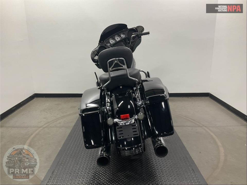 2017 Harley-Davidson FLHXS STREET GLIDE SPECIAL — фото 4