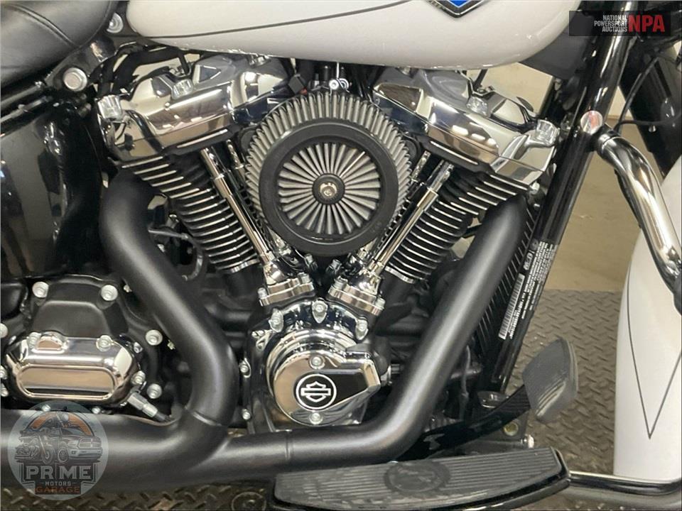 2025 Harley-Davidson FLHC HERITAGE CLASSIC — фото 6