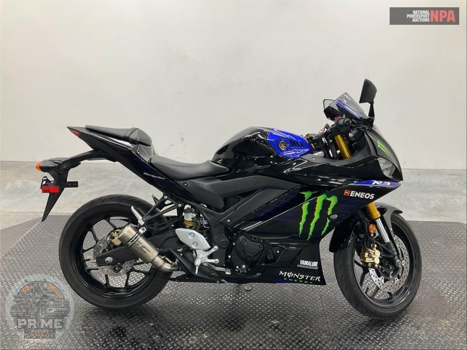 2021 Yamaha YZF-R3 MONSTER ENERGY MOTOGP — фото 1