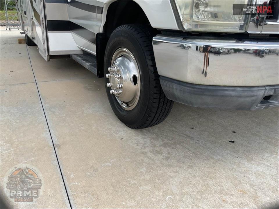 2013 Thor Motor Coach M-31L E450-V10 - CHATEAU SERIES — фото 64