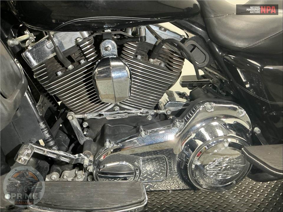 2014 Harley-Davidson FLHTCU ULTRA CLASSIC ELECTRA GLIDE — фото 7