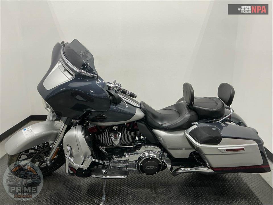 2019 Harley-Davidson FLHXSE CVO STREET GLIDE — фото 3