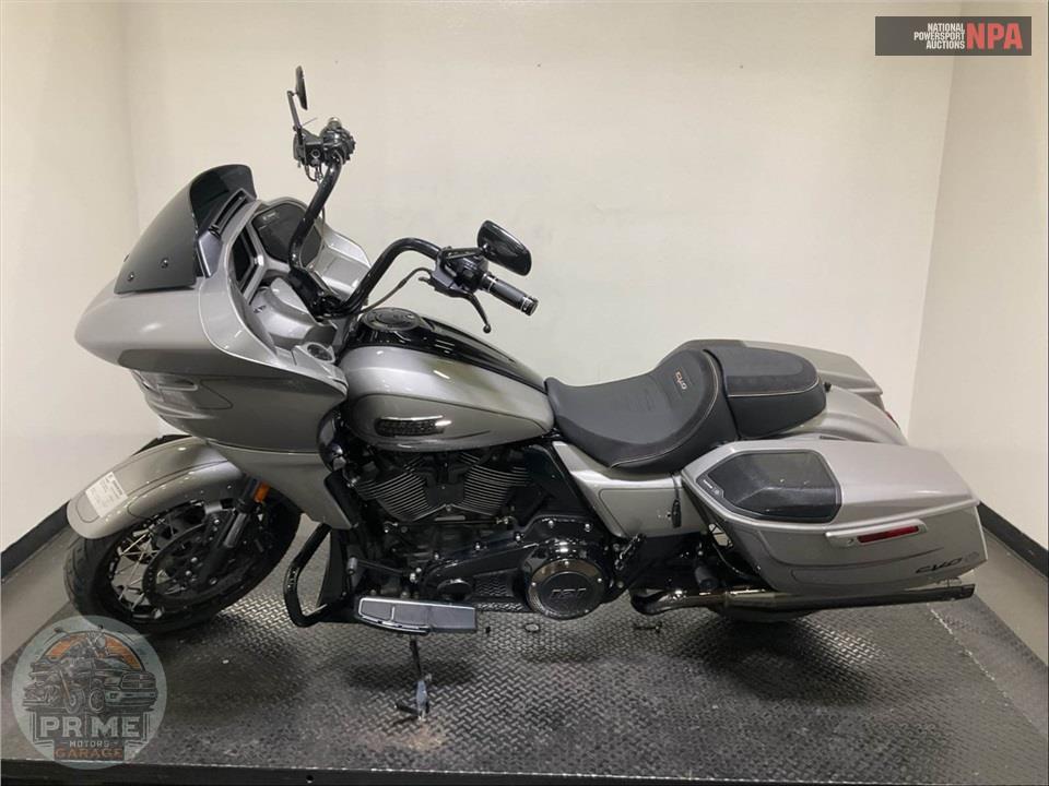 2023 Harley-Davidson FLTRXSE CVO ROAD GLIDE — фото 3