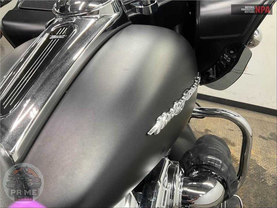 2017 Harley-Davidson FLTRXS ROAD GLIDE SPECIAL — фото 18