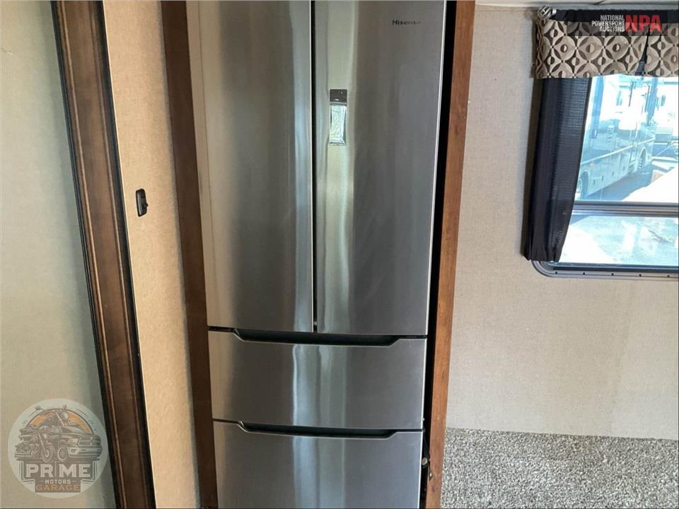 2018 Coachmen By Forest River M-370 FL - CHAPARRAL FIFTH WHEEL SERIES — фото 28