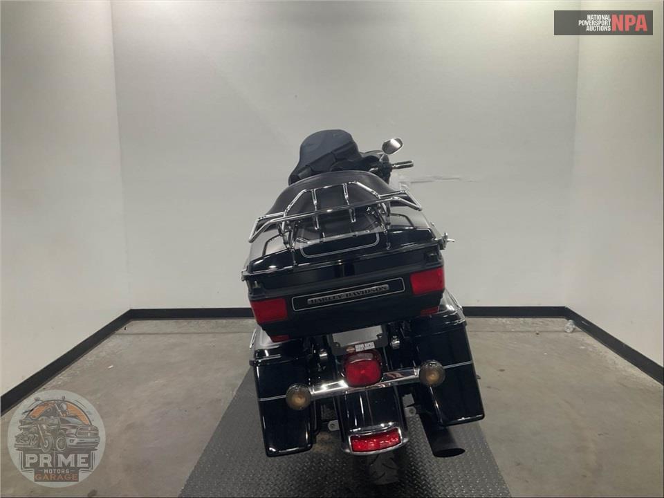 2010 Harley-Davidson FLHTCU ULTRA CLASSIC ELECTRA GLIDE — фото 4