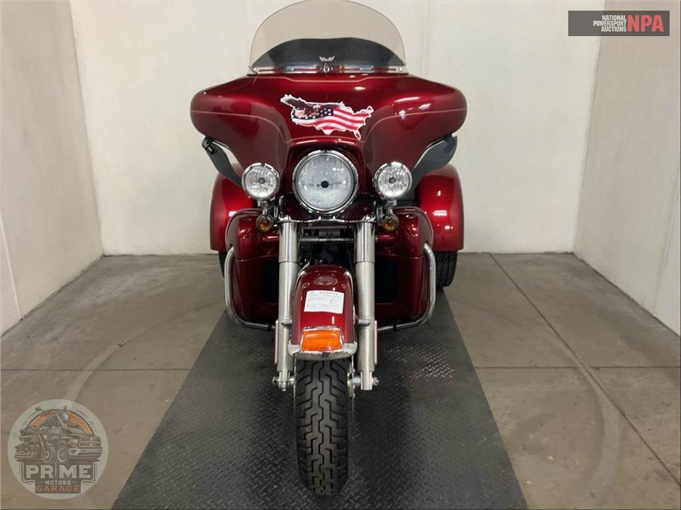 2009 Harley-Davidson FLHTCUTG TRIGLIDE ULTRA CLASSIC — фото 2