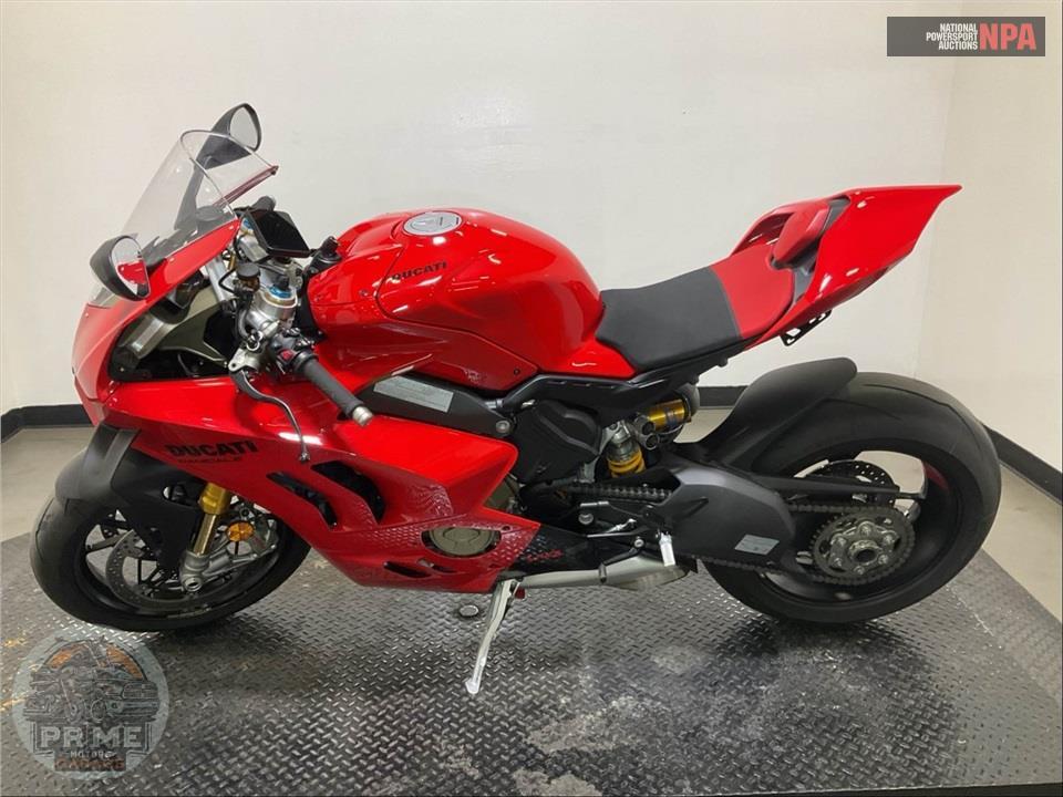 2024 Ducati PANIGALE V4 S — фото 3