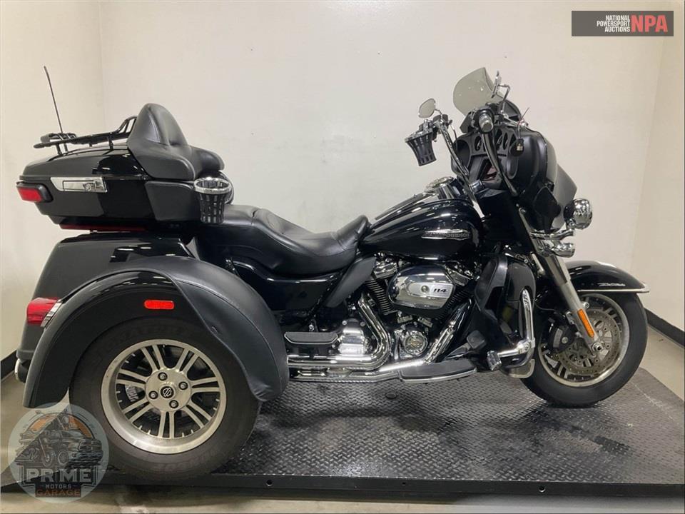 2019 Harley-Davidson FLHTCUTG TRI GLIDE ULTRA — фото 1