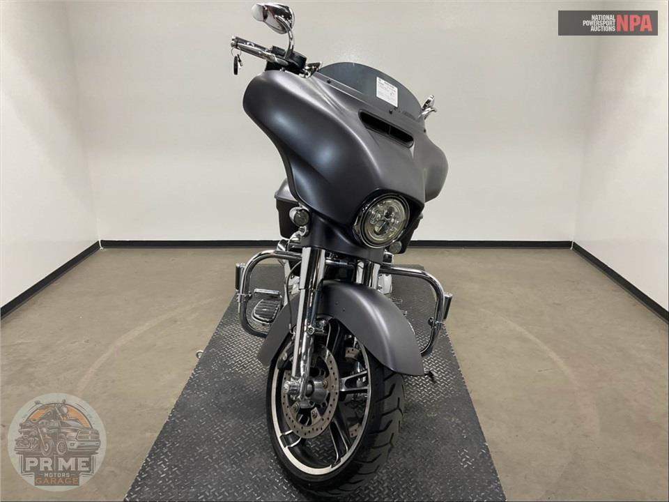 2017 Harley-Davidson FLHXS STREET GLIDE SPECIAL — фото 2