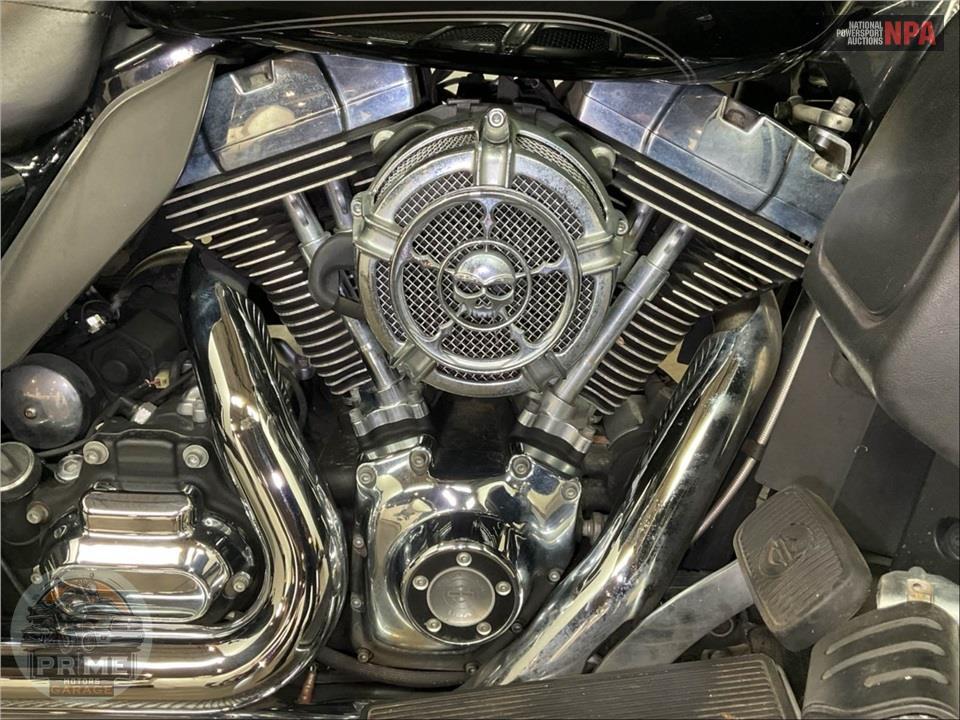 2016 Harley-Davidson FLHTCU ULTRA CLASSIC ELECTRA GLIDE — фото 6