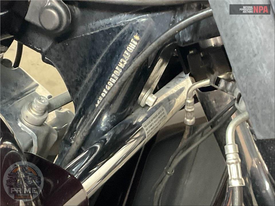2014 Harley-Davidson FLHTCU ULTRA CLASSIC ELECTRA GLIDE — фото 11