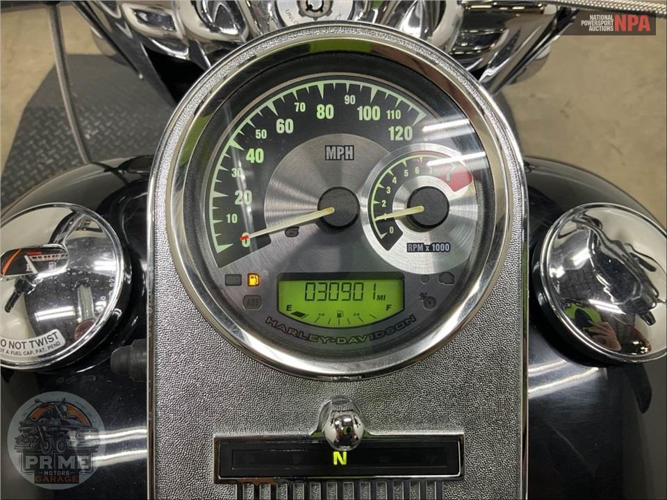 2005 Harley-Davidson FLHRCI ROAD KING CLASSIC — фото 5