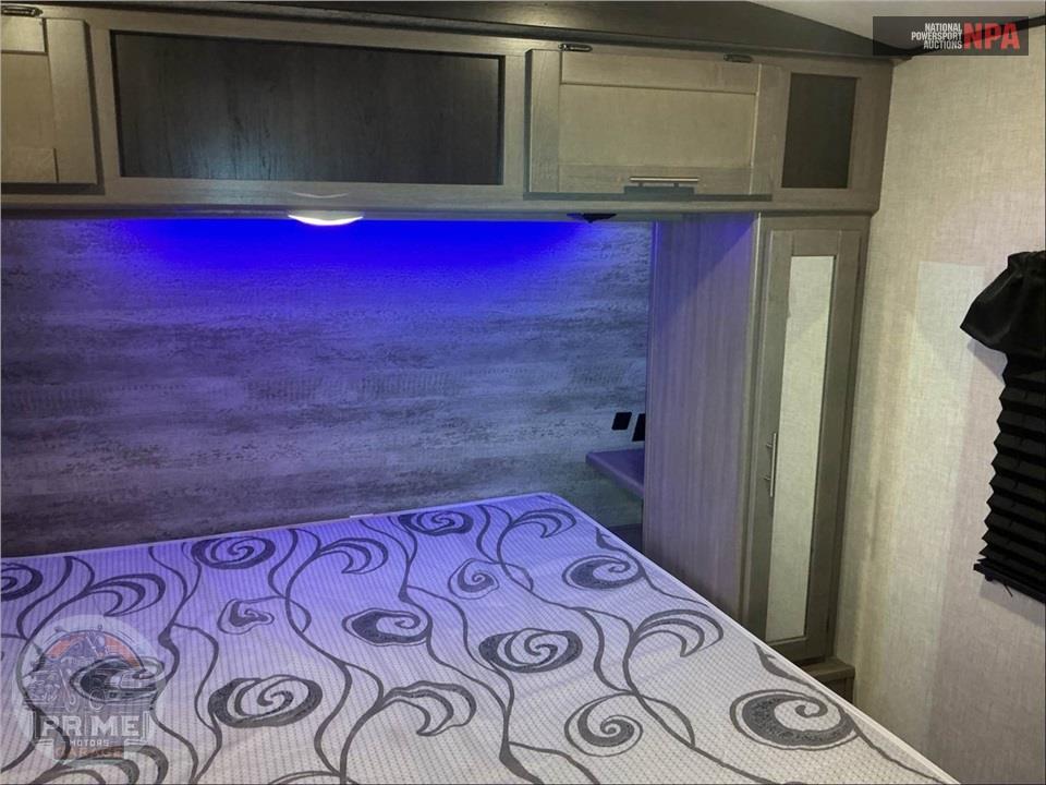 2021 Crossroads Rv M-331 BH SUNSET TRAIL SUPER LITE SERIES — фото 12