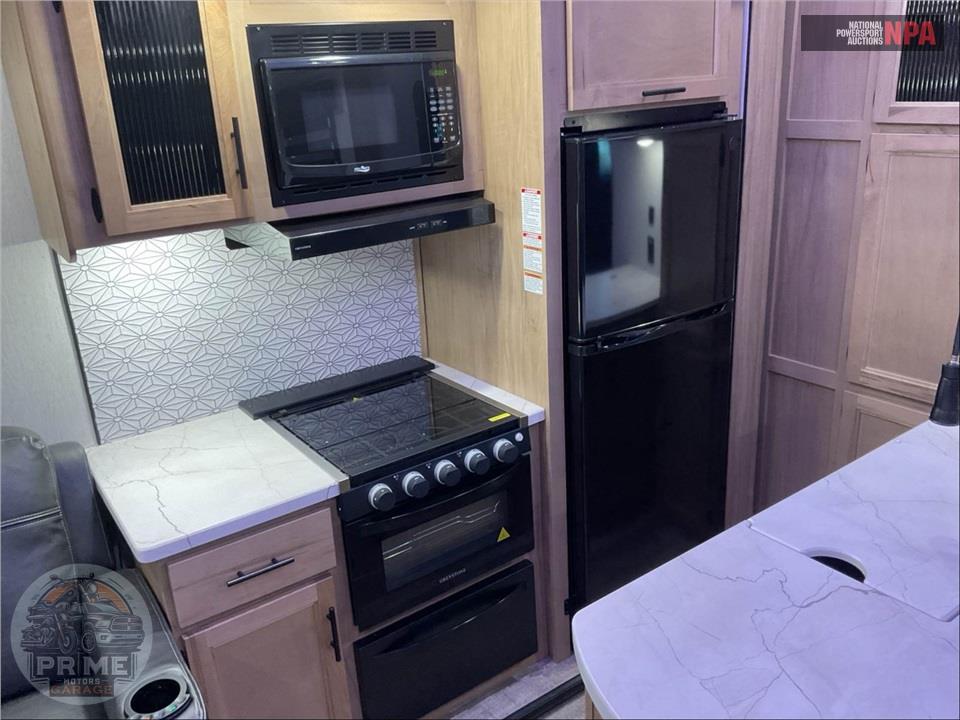 2023 Cherokee By Forest River M-3660SUITE - ARCTIC WOLF FIFTH WHEEL SERIES — фото 20